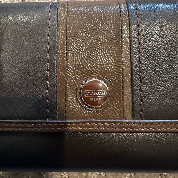 Coach Two Tone Brown Leather/Patent Leather Wallet w/ Checkbook Holder. - Picture 5 of 13